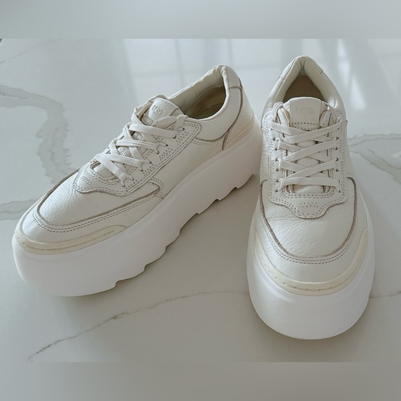 UGG Shoes - Women's UGG Lifestyle Shoes Low-top Marin Mega Lace White Size 9